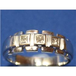 14k White Gold & Diamond Ring.75 ctw Diamonds
