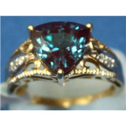 10K Gold Ring W/Mystic Topaz 3.6gr