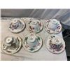 Image 2 : Tea cups and saucers