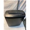 Image 1 : Staples paper shredder