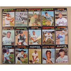 LOT OF 15 1971 TOPPS BASEBALL CARDS - Incl. Gil Ho