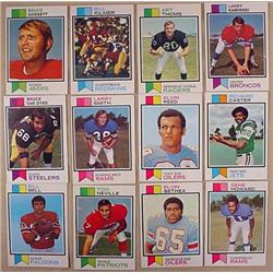 LOT OF 12 1973 TOPPS FOOTBALL CARDS