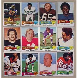 LOT OF 12 1975 TOPPS FOOTBALL CARDS