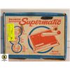 Image 1 : VINTAGE CIGARETTE ROLLING MACHINE IN ORIGINAL BOX