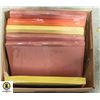 Image 1 : BOX OF ASSORTED COLOUR CONSTRUCTION PAPER