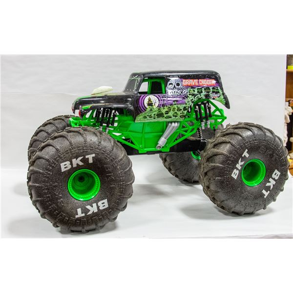 GRAVE DIGGER RC MEGA REMOTE CONTROL