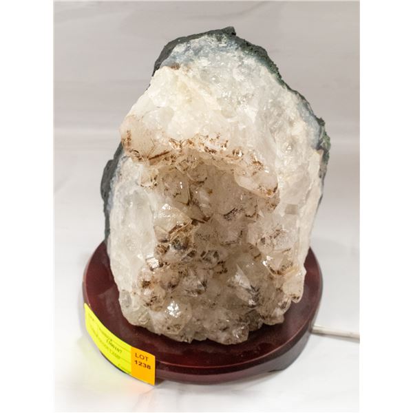 GEODE STYLE LAMP