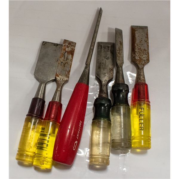 BOX WITH CHISELS