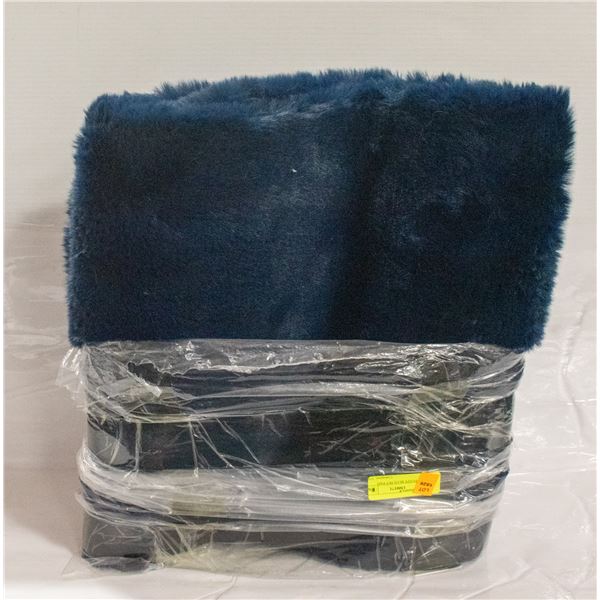 NEW FUZZY BLUE PET PAD