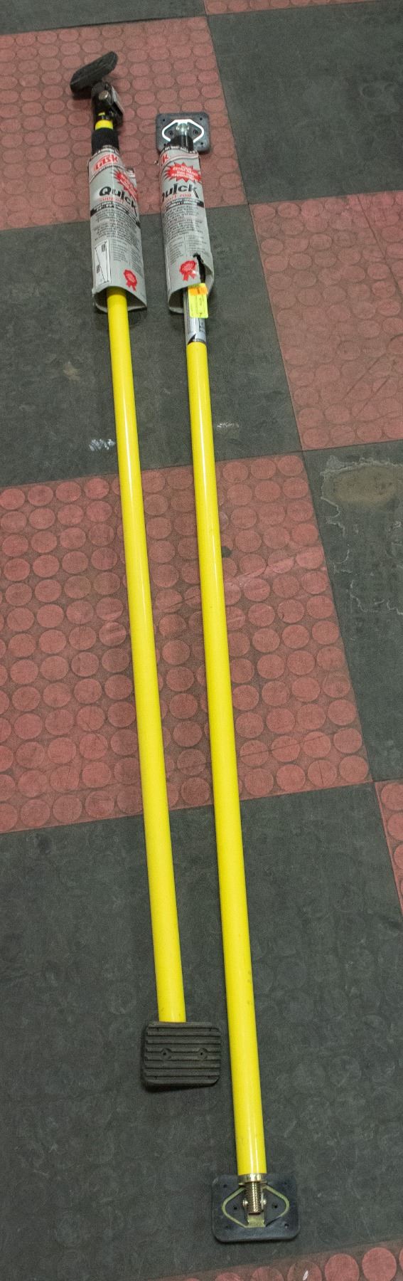 LOT OF 2 QUICK SUPPORT RODS 5'3