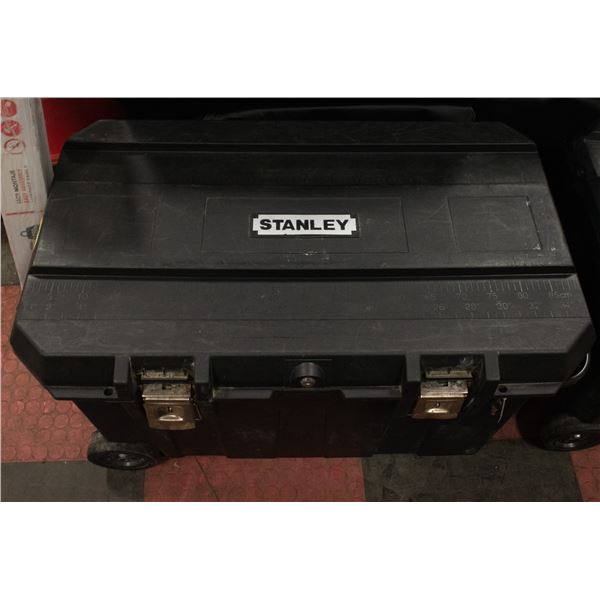 LARGE TOOL BOX