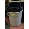 Image 1 : 3 GARBAGE BINS