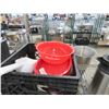 Image 2 : 2 Shelf Lot Plastic Pitchers, Insulated Pitchers & Sandwich Baskets
