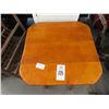 Image 2 : Maple Small Pedestal Table