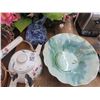 Image 2 : Lot of Flower Arrangement, Rooster, Teapot and More
