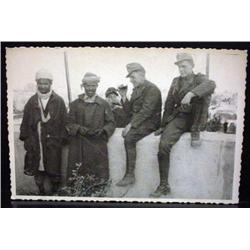 WW2 NAZI GERMAN ARCHIVES PHOTO OF SOLDIERS AND POS