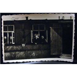 WW2 NAZI GERMAN PHOTO OF SOLDIERS HANGING OUT A WI