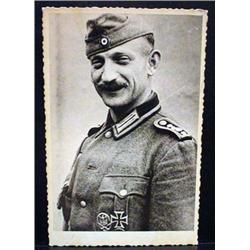 WW2 NAZI GERMAN ARCHIVES PHOTO OF SOLDIER W/ IRON 