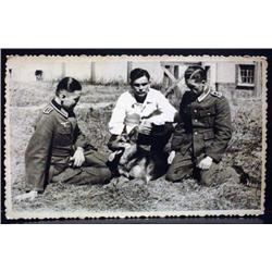 WW2 NAZI GERMAN ARCHIVES PHOTO OF SOLDIERS W/ GERM