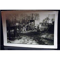 WW2 NAZI GERMAN PHOTO OF SOLDIERS UNLOADING TRUCK