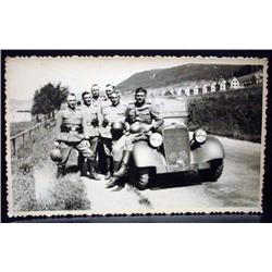 WW2 NAZI GERMAN ARCHIVES PHOTO OF SOLDIERS W/ HELM