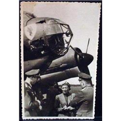 WW2 NAZI GERMAN ARCHIVES PHOTO OF OFFICERS AND A W