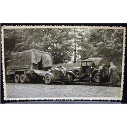 WW2 NAZI GERMAN ARCHIVES PHOTO OF SOLDIERS NEXT TO