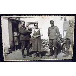 WW2 NAZI GERMAN ARCHIVES PHOTO OF SOLDIERS AND CIV