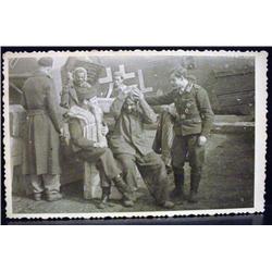 WW2 NAZI GERMAN ARCHIVES PHOTO OF SOLDIERS AND CIV