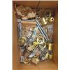 Image 3 : Box of Assorted Lamp Parts