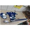 Image 1 : Vancouver Canucks Large Wall Decals, Hat, Luongo Poster, Kids 2-4T Jersey