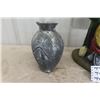 Image 2 : Ceramic Garden Decor- Man Sleeping in Front of Cactus + 2 Small Vases