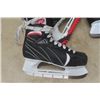 Image 3 : 2 Pairs Sz 8 Hockey Skates