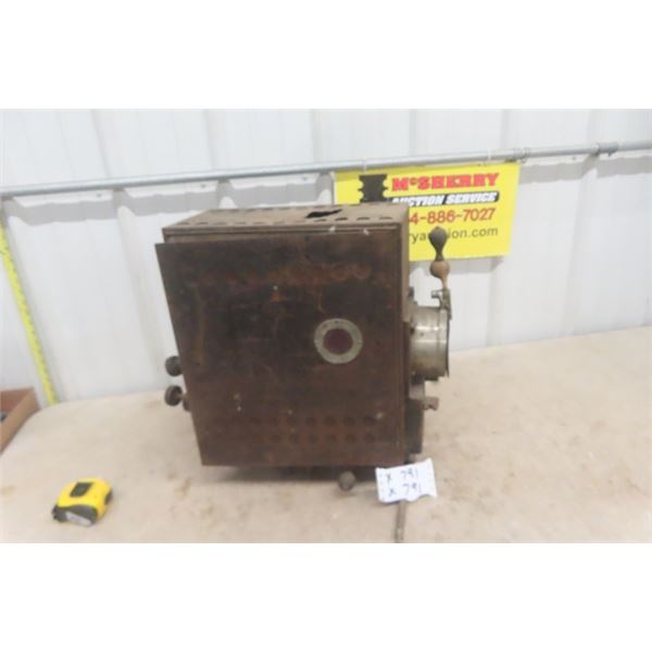 Old Vintage Projector 8 ×17 ×19 