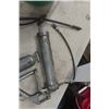Image 2 : 6 Grease Guns