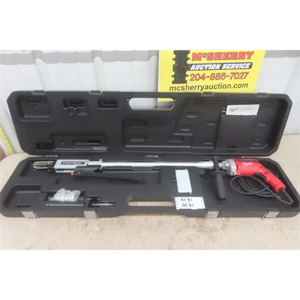 Milwaukee Heavy Duty Screwgun with Pam Drive Deck Screw Attachment with Hard Case