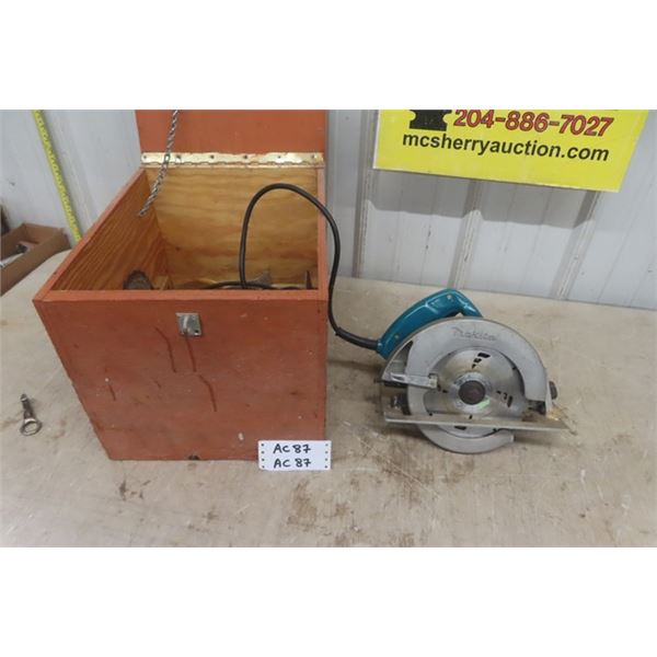 Makita 7 1/4" Circular Saw with Wooden Carry Box + 2 Extra Blades