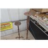 Image 6 : Pair of Metal Table Lamps with Shades, 2 Metal Candle Stands - Tallest 35" 