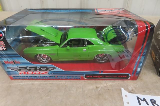 Pro Rods Diecast Maisto Pro Rods '70 Challenger, Maisto 2000 SSR Concept Die Cast Cars 1 ...