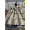 Image 1 : Eaton's Salon Fur Coat Size Med?