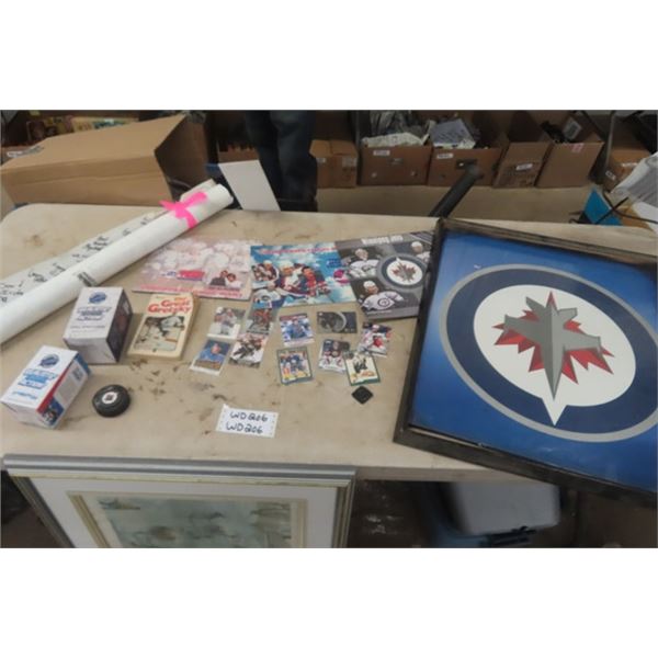 2 Manitoba Moose Bobble Heads, Hockey Cards, Jets Calendar, Jets Poster Framed + Banner 