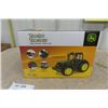 Image 5 : Ertl John Deere 7330 Lights + Sounds Tractor in Box 1:16 Scale