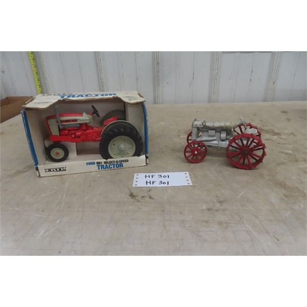Ford 901 Select Speed Die Cast Tractor 1:16 Scale in Box + Loose Fordson Steel Wheel Die Cast Tracto