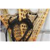 Image 4 : Pair of Vintage Snowshoes 12"×41"