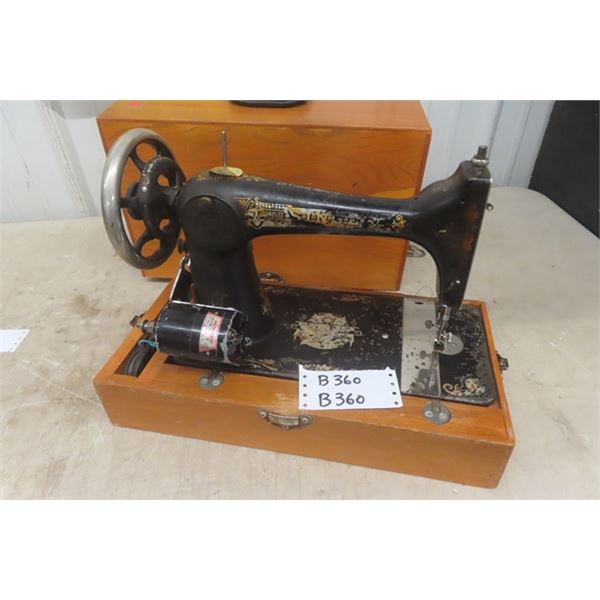 Singer Sewing Machine with Wooden Carry Box 