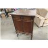 Image 1 : RCA Victor Gramophone + Cabinet 19.5"×25.5"×42" - 1 Door Needs New Hinges