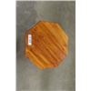 Image 3 : Small Wooden Octogan Top End Table 18"×18"×21.5"