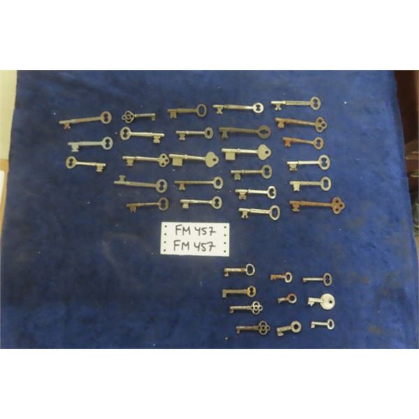 25 Skeleton Keys + 10 Cabinet Keys