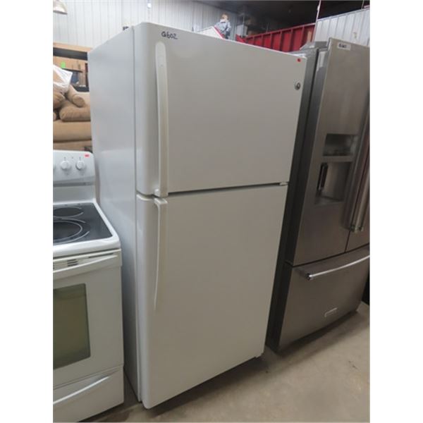 General Electric Fridge / Freezer - White - Model # GTRCOHBZARWW  30" w by 34" d by 67" t