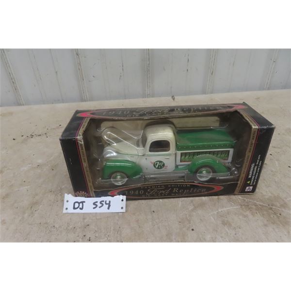 Premier Edition 7Up Delivery 1940 Die Cast 1:18 Scale with Box